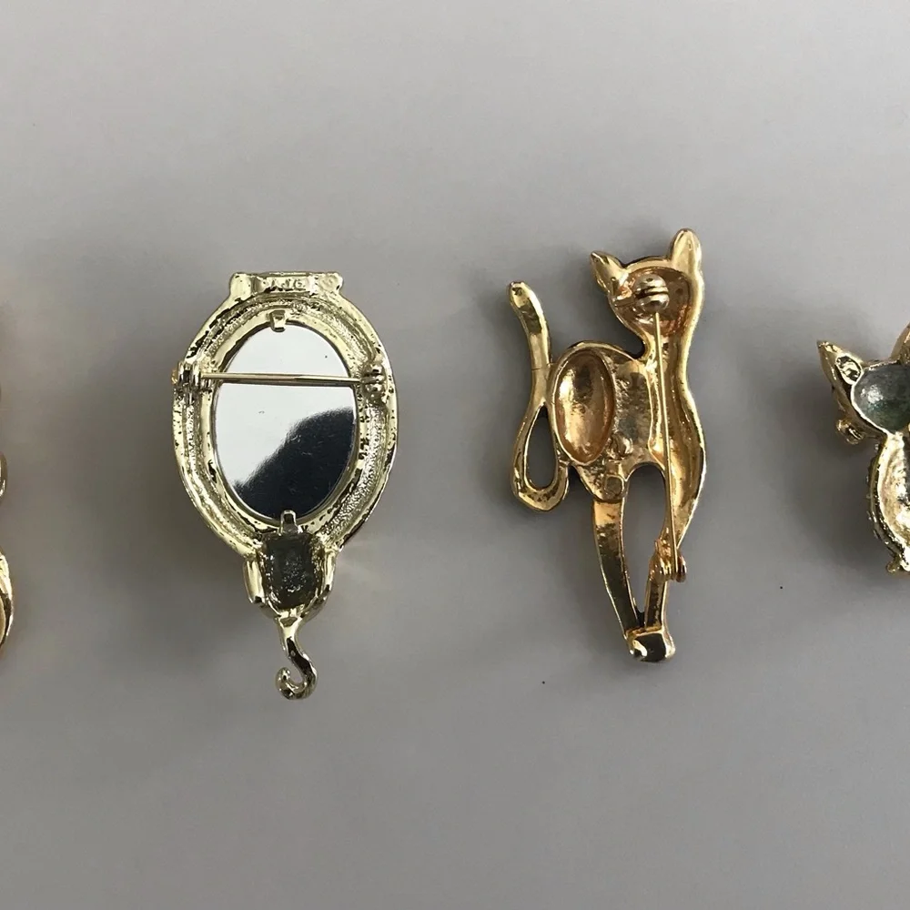 Bundle - Lot of Four Pretty Kitty Cat Pins Brooches in Gold. Tone
